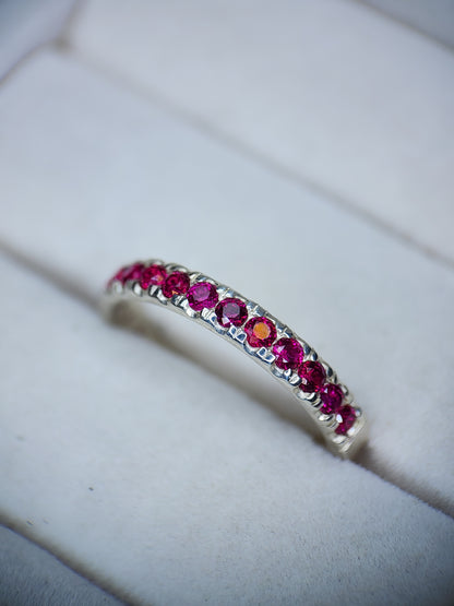 Signature Pave: Garnet MTO